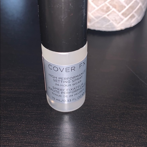 NEW!! COVER FX- illuminating setting powder- light - Picture 3 of 4